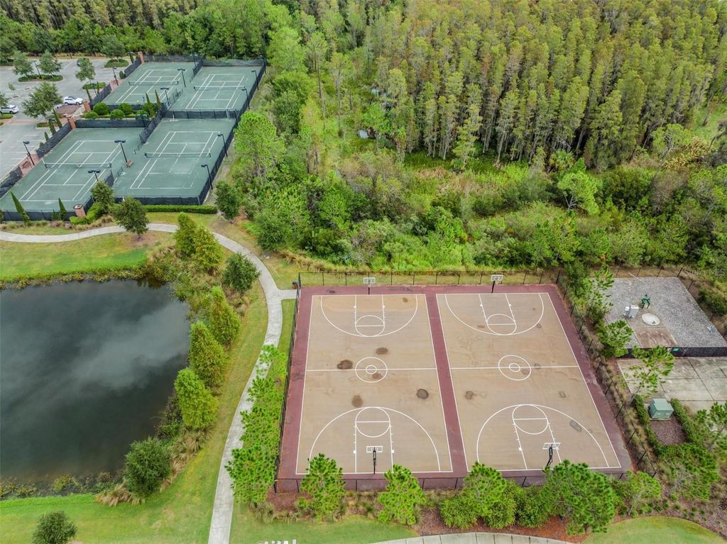 Image 36 of property listing at 4028 EMPOLI COURT, Wesley Chapel, FL 33543