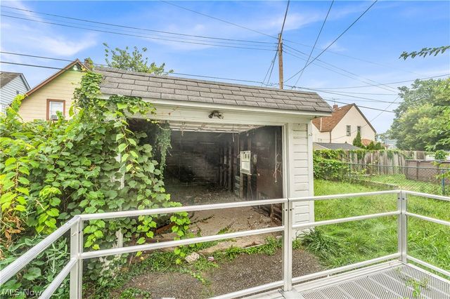 1012 E 72nd Street, Cleveland, OH 44103