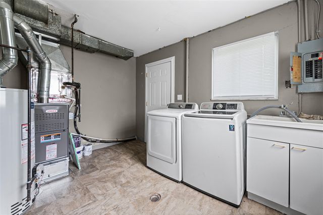 19071 Melvin Street, Roseville, MI 48066