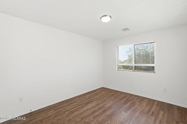 9131 S Whispering Pine Drive, Tucson, AZ 85756