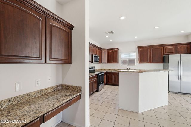 9131 S Whispering Pine Drive, Tucson, AZ 85756