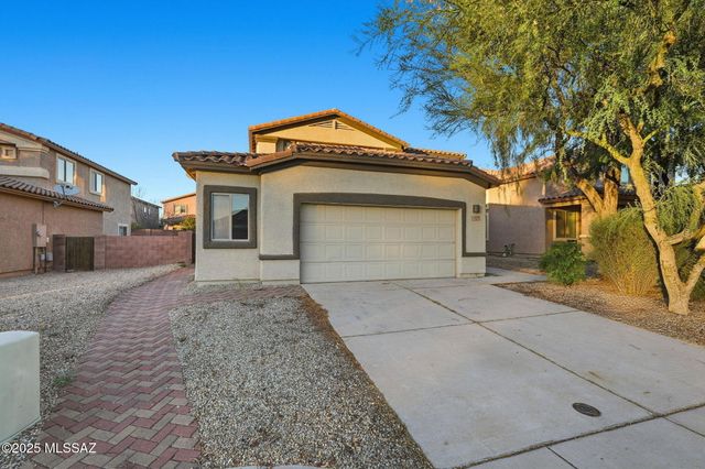 9131 S Whispering Pine Drive, Tucson, AZ 85756