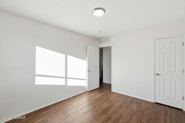 9131 S Whispering Pine Drive, Tucson, AZ 85756