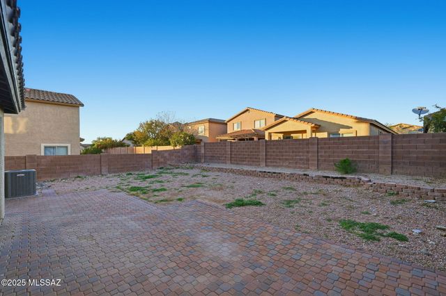 9131 S Whispering Pine Drive, Tucson, AZ 85756