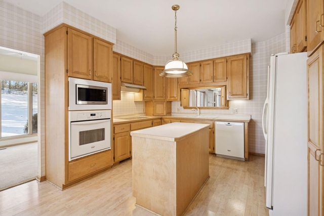 7701 Pondwood Drive, Edina, MN 55439