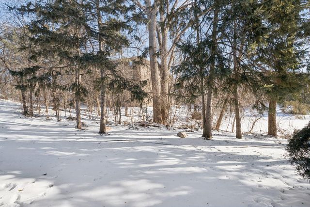 7701 Pondwood Drive, Edina, MN 55439