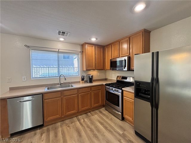 586 Brinkburn Point Avenue, Las Vegas, NV 89178