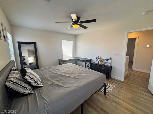 586 Brinkburn Point Avenue, Las Vegas, NV 89178