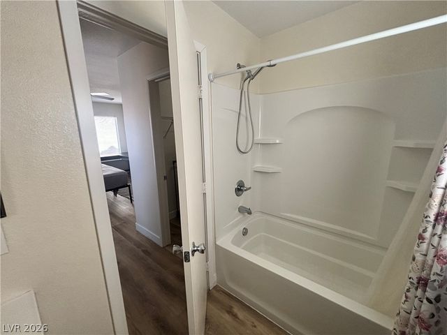 586 Brinkburn Point Avenue, Las Vegas, NV 89178