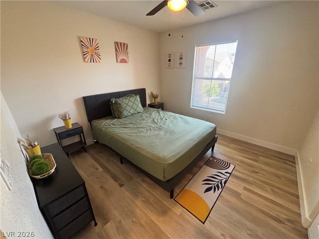 586 Brinkburn Point Avenue, Las Vegas, NV 89178