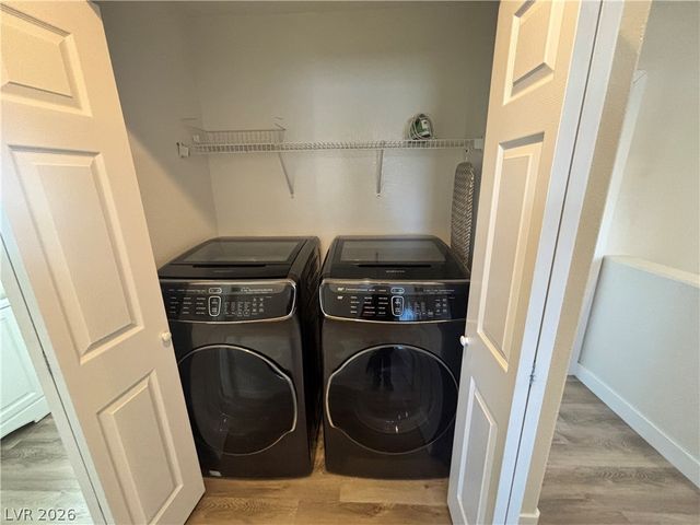 586 Brinkburn Point Avenue, Las Vegas, NV 89178