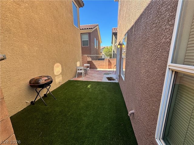 586 Brinkburn Point Avenue, Las Vegas, NV 89178