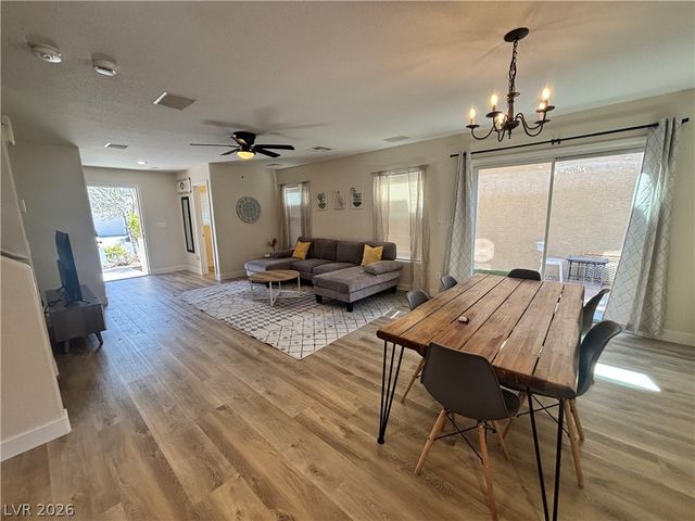 586 Brinkburn Point Avenue, Las Vegas, NV 89178