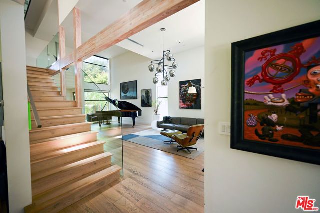 3272 Grand View Boulevard, Los Angeles, CA 90066