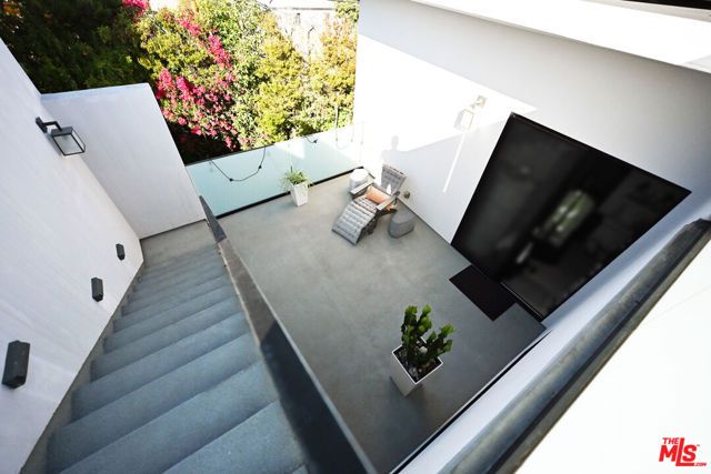 3272 Grand View Boulevard, Los Angeles, CA 90066