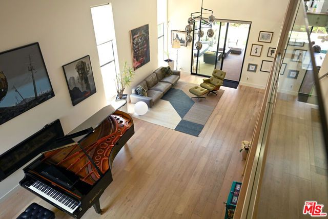 3272 Grand View Boulevard, Los Angeles, CA 90066