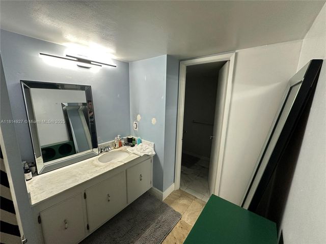 600 NE 36th St PH14, Miami, FL 33137