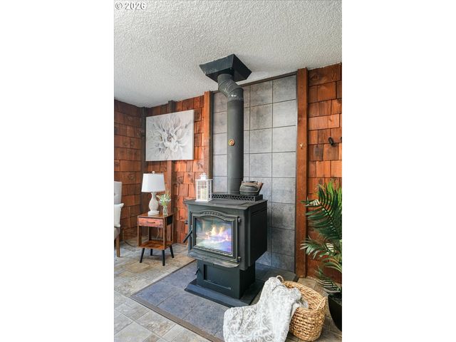 2035 PRIMROSE Loop, Philomath, OR 97370
