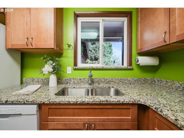 2035 PRIMROSE Loop, Philomath, OR 97370