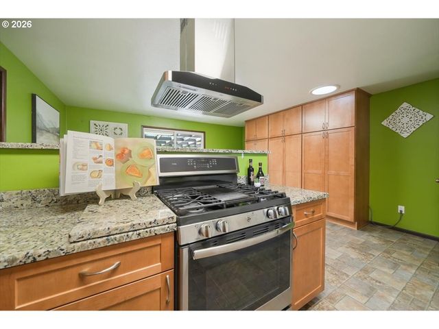 2035 PRIMROSE Loop, Philomath, OR 97370