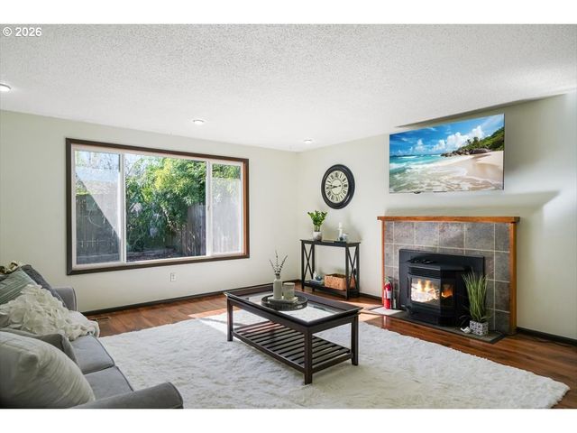 2035 PRIMROSE Loop, Philomath, OR 97370