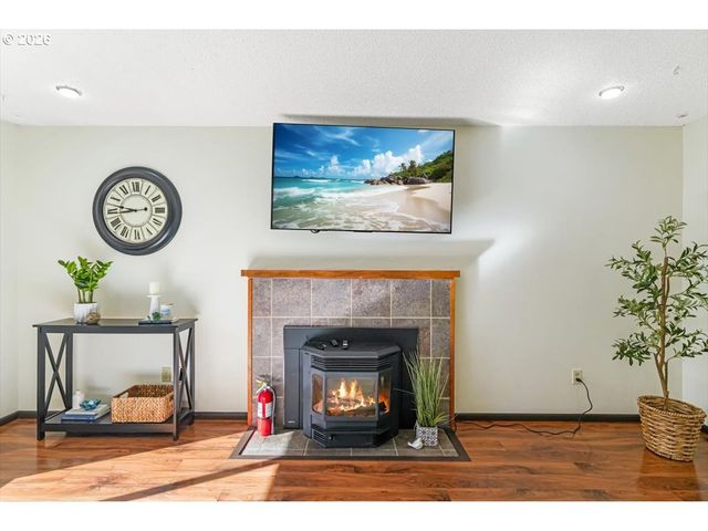 2035 PRIMROSE Loop, Philomath, OR 97370