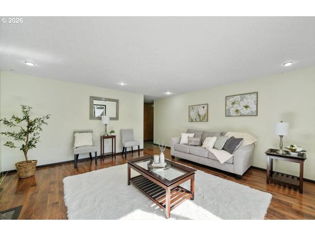 2035 PRIMROSE Loop, Philomath, OR 97370