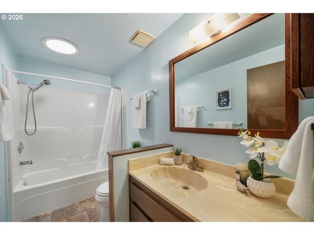 2035 PRIMROSE Loop, Philomath, OR 97370