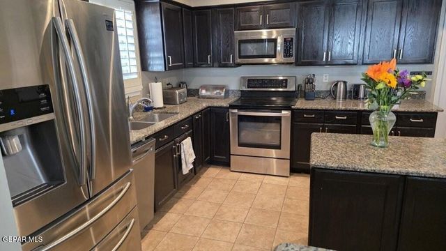 10557 Breezeway Avenue, El Paso, TX 79925