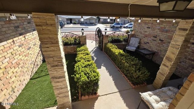 10557 Breezeway Avenue, El Paso, TX 79925