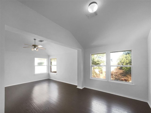 1718 Rosenborough LN S, Round Rock, TX 78665