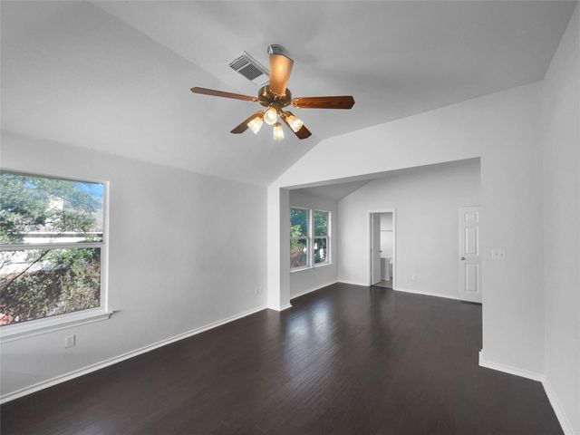 1718 Rosenborough LN S, Round Rock, TX 78665