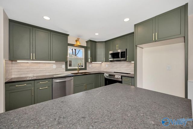 4004 Cypress Avenue SW, Huntsville, AL 35805