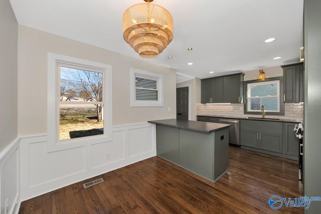 4004 Cypress Avenue SW, Huntsville, AL 35805