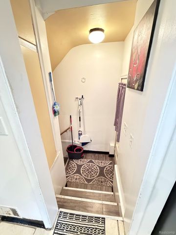 701 Algonquin Avenue, Flint, MI 48507