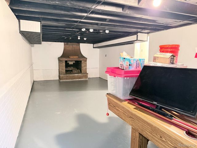 701 Algonquin Avenue, Flint, MI 48507