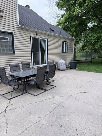 701 Algonquin Avenue, Flint, MI 48507