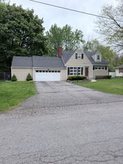701 Algonquin Avenue, Flint, MI 48507