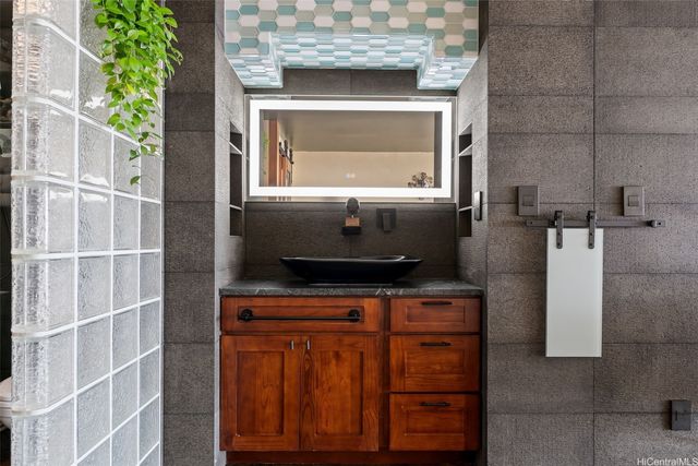 666 Prospect Street I502, Honolulu, HI 96813