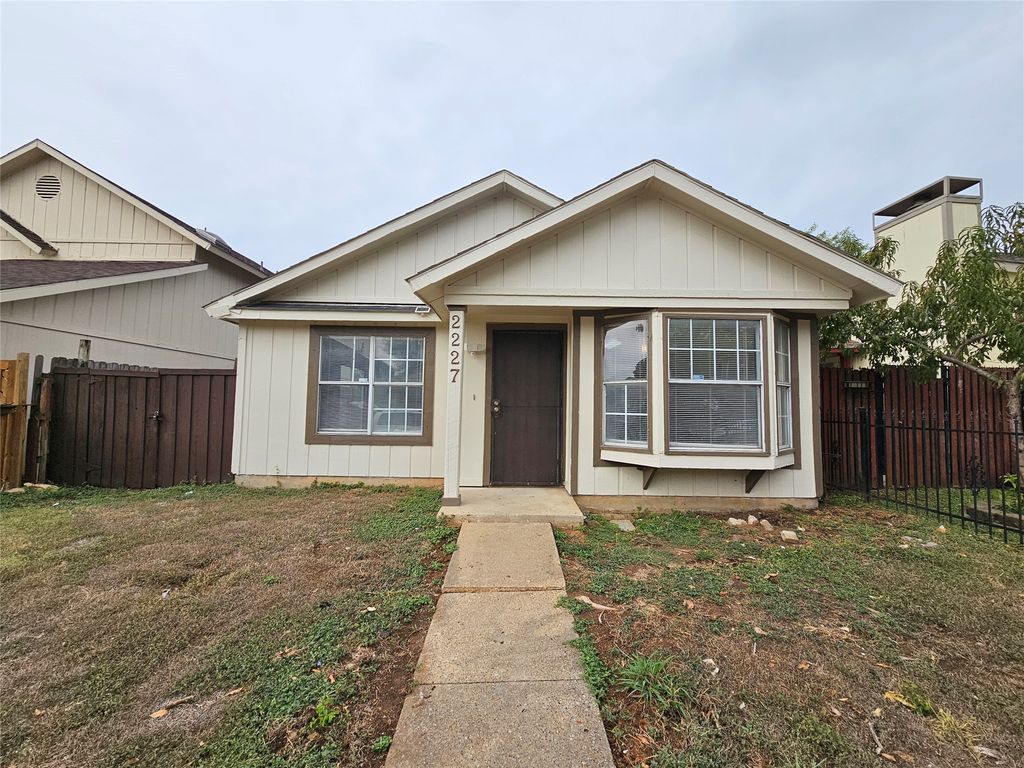 2227 Nantucket Village Drive, Dallas, TX 75227