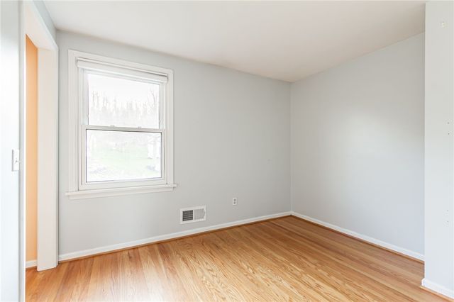16 Bent Oak, Perinton, NY 14450
