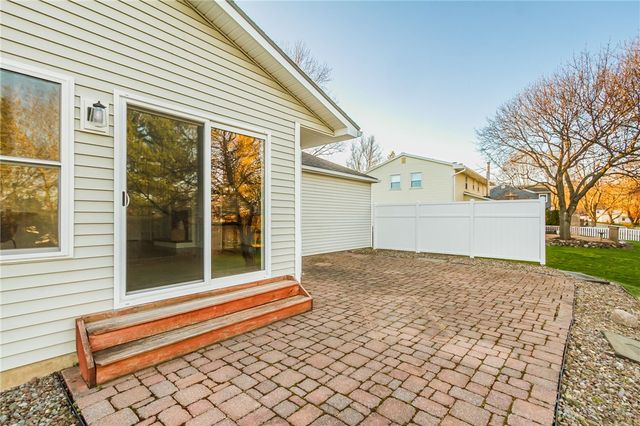 16 Bent Oak, Perinton, NY 14450