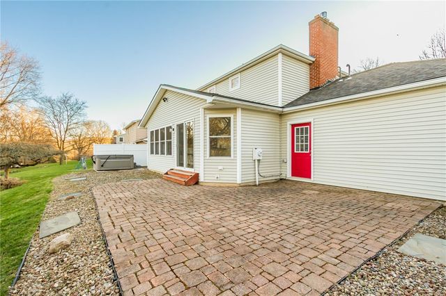 16 Bent Oak, Perinton, NY 14450