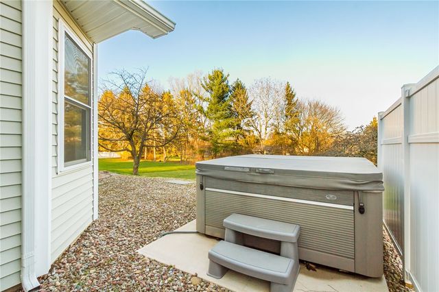 16 Bent Oak, Perinton, NY 14450