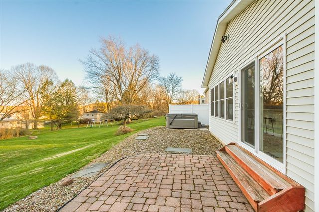 16 Bent Oak, Perinton, NY 14450
