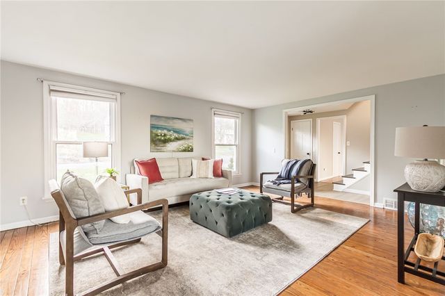 16 Bent Oak, Perinton, NY 14450