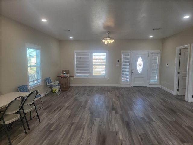 2250 Road 5732, Cleveland, TX 77327