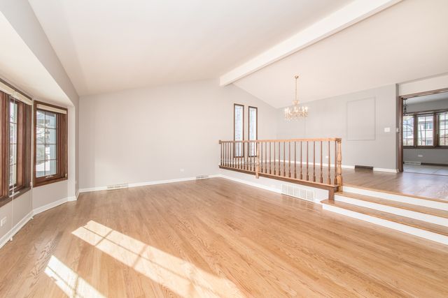 8332 N Knight Avenue, Niles, IL 60714