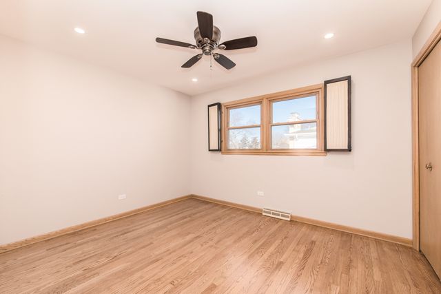 8332 N Knight Avenue, Niles, IL 60714