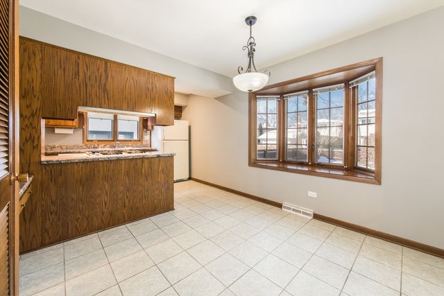 8332 N Knight Avenue, Niles, IL 60714